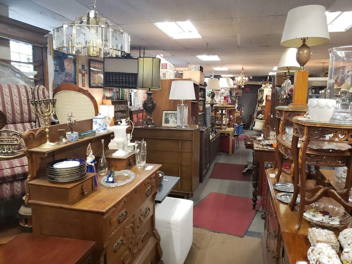 Brownstone Antiques