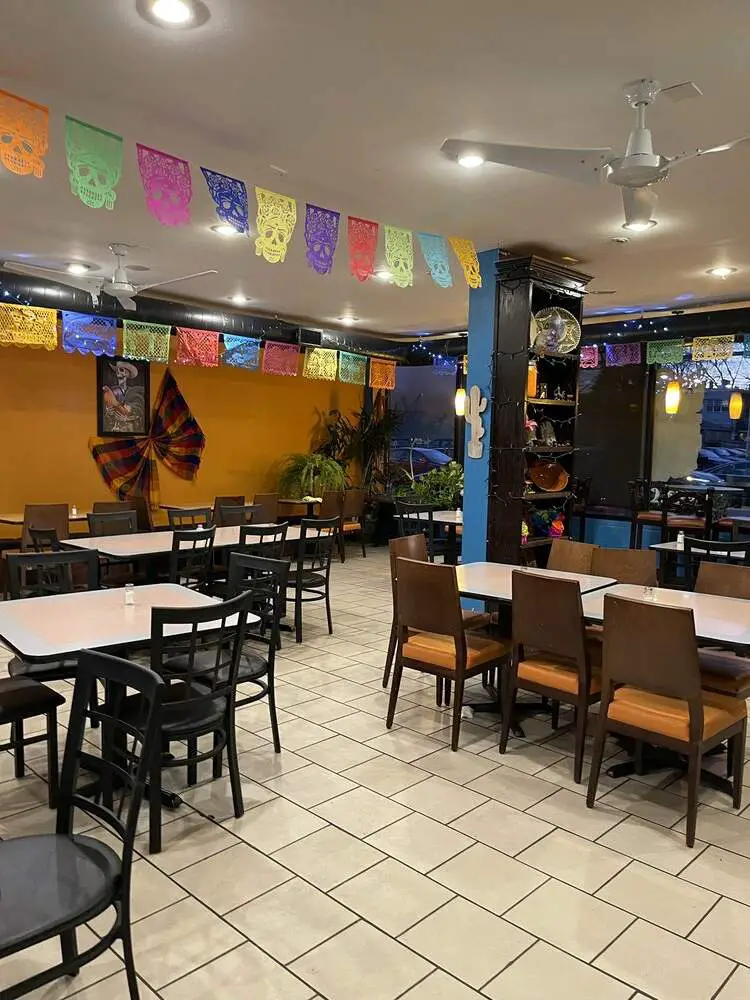 El Tezcal Authentic Restaurant